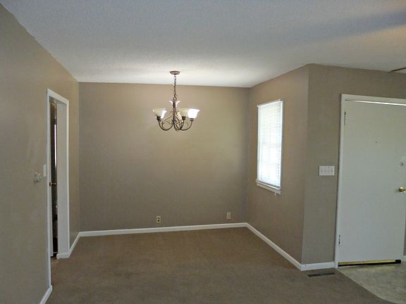 4th image of 1213 Miller St