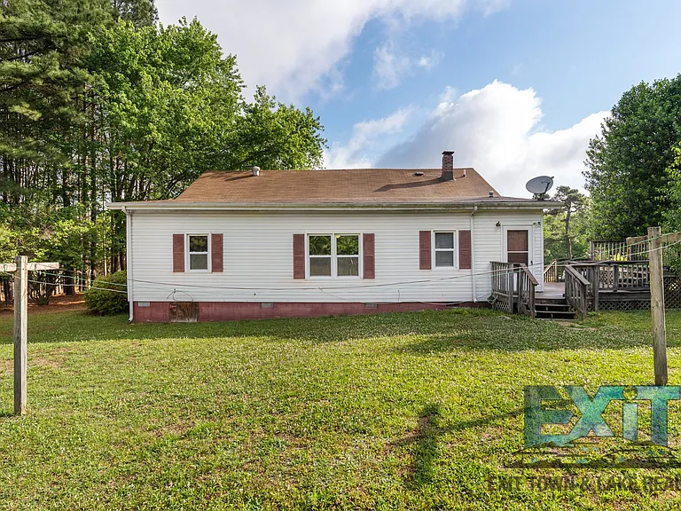440 Thompson St — Photo 3