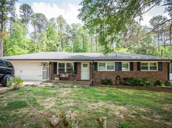 303 Wildwood Dr, Dallas, GA 30132