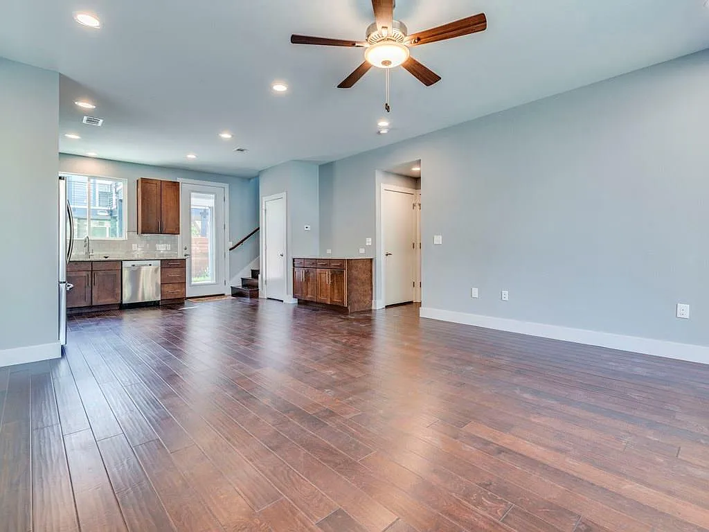 3 bed, 2.5 bath, 1580 sqft, $3,300 — Photo 4
