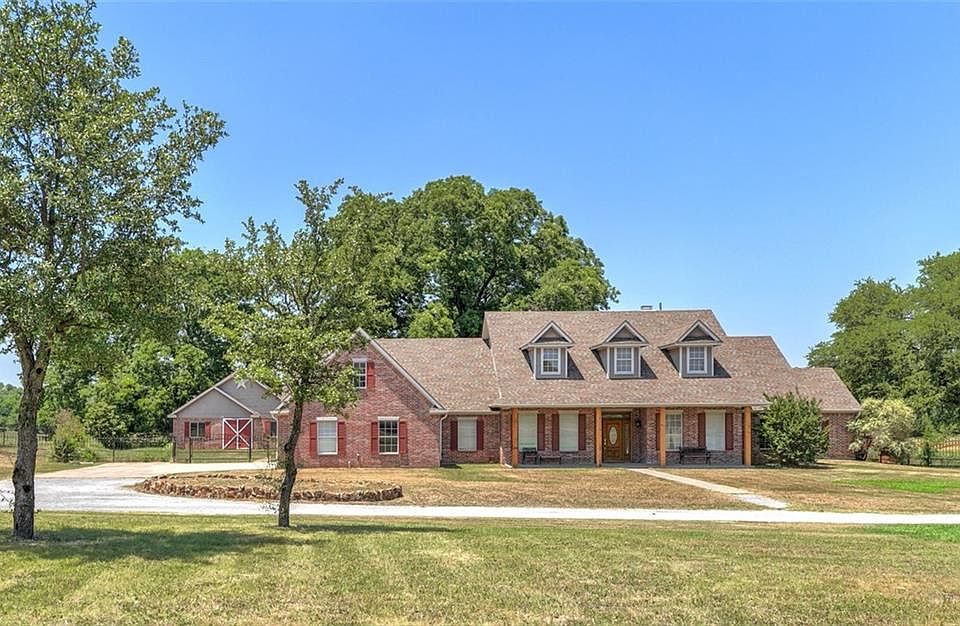 1st image of 156 Cattlebaron Parc Dr