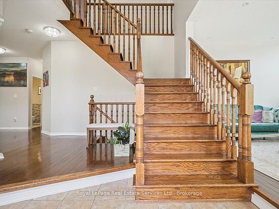 4th image of 4737 Deforest Cres