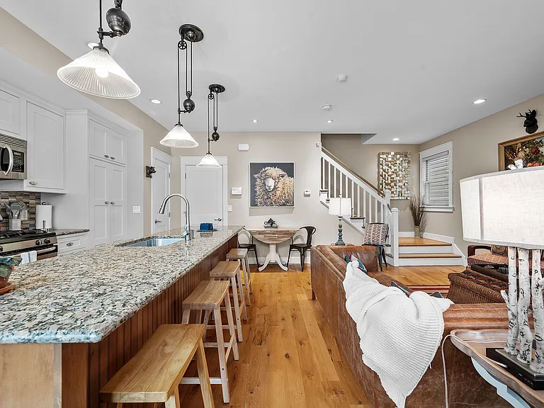 706 Ivy St #2 — Photo 6