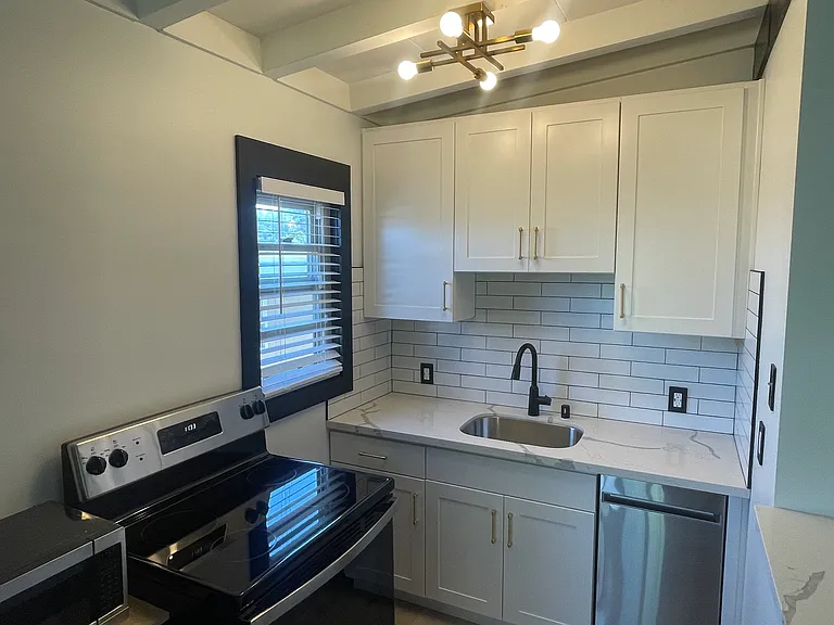 109 Woodland Ave #5 — Photo 1