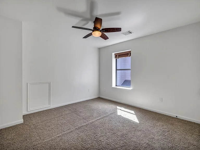 105 Latitude Ln — Photo 25