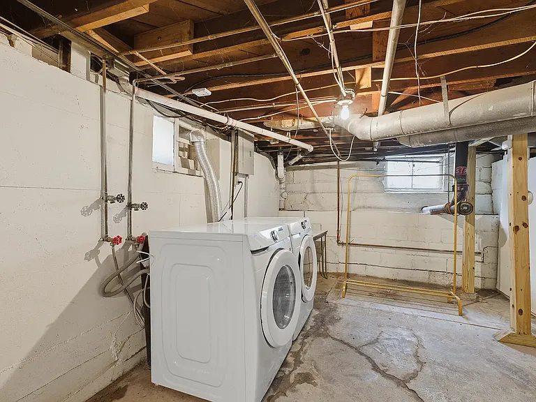 411 N Clifton Ave — Photo 26