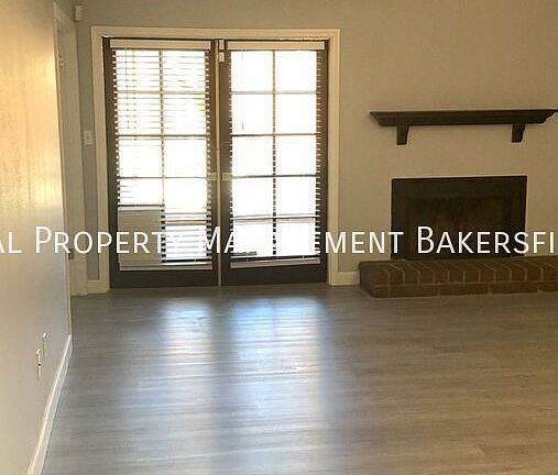 4th image of 2211 Manning St