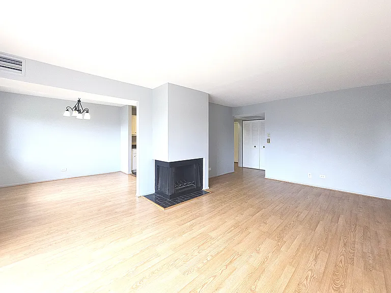 2000 Bayside Dr #304 — Photo 13