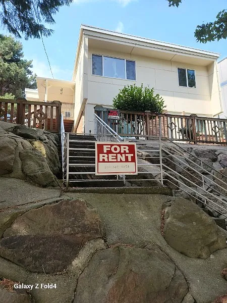 2 bed, 700 sqft, $1,700 — Photo 1
