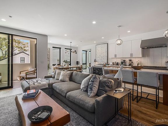 5th image of 20 Belcher St #301