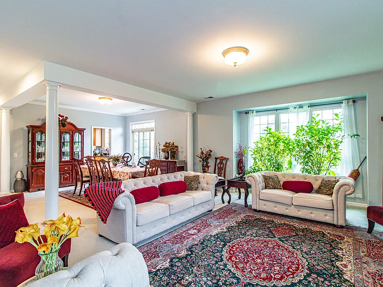 6 Beaconsfield Ct — Photo 3
