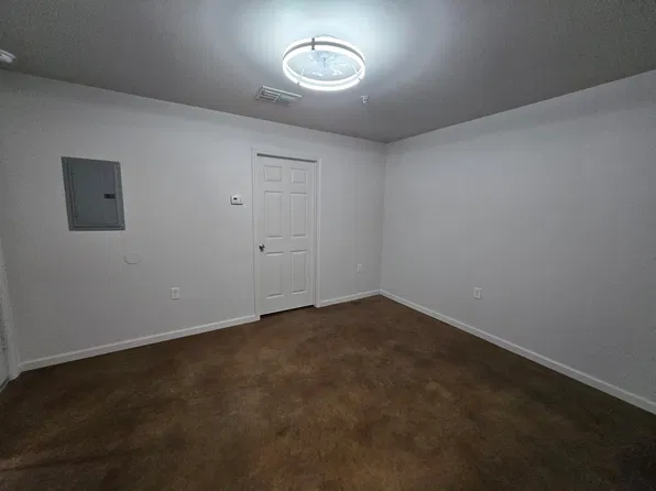 1037 W Court St Unit B, Seguin, TX 78155