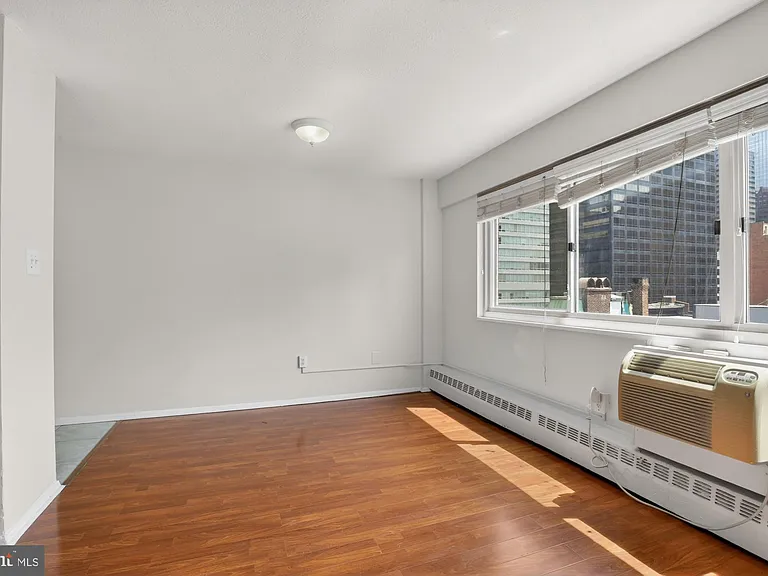 2101 Chestnut St #17-708 — Photo 8