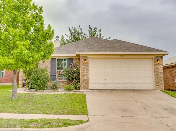 2521 Wakecrest Dr, Fort Worth, TX 76108