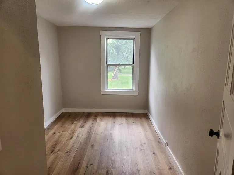 303 N Green St — Photo 9