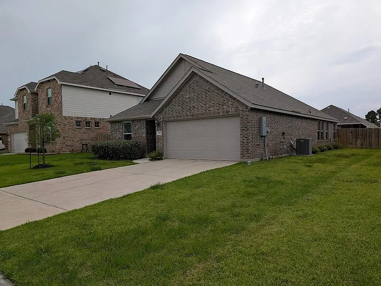 7020 Terra Ln — Photo 3
