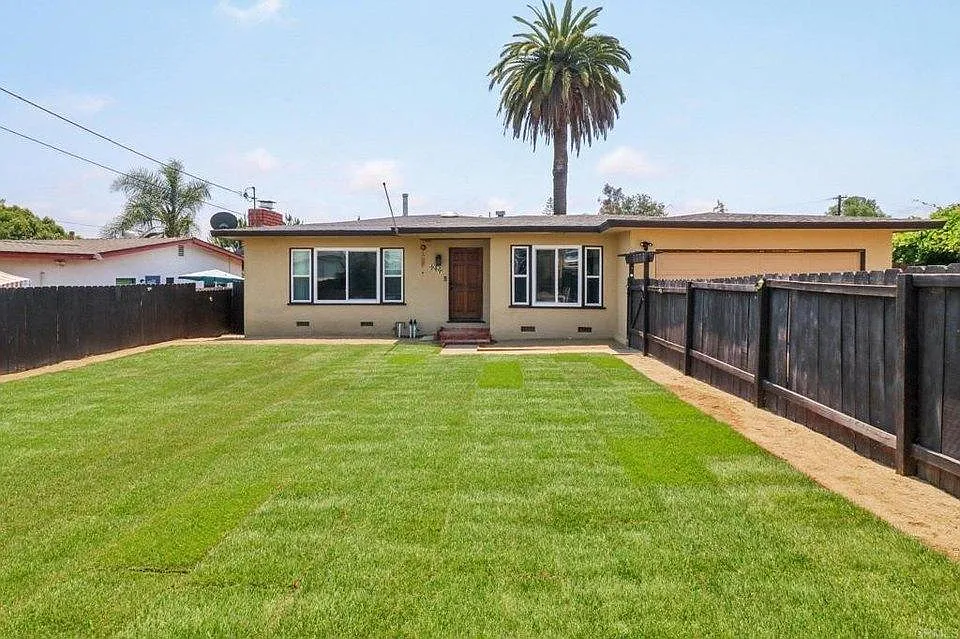 3 bed, 1.5 bath, 1014 sqft, $3,975 — Photo 3