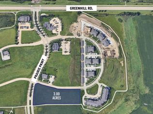 Bluegrass Cir, Cedar Falls, IA 50613