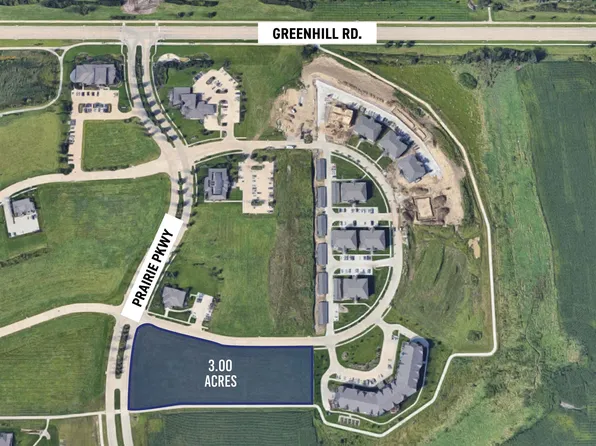 Bluegrass Cir, Cedar Falls, IA 50613