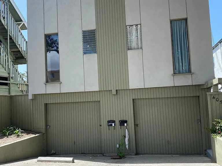 405 N Broadway #B — Photo 1