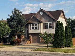 15927 Petros Dr, Brownstown, MI 48173
