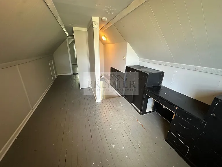 10005 E 53rd St — Photo 14