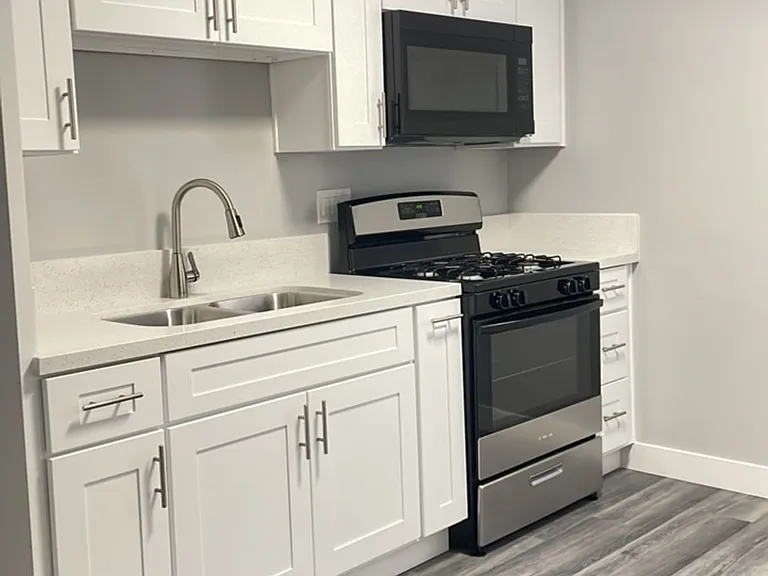 Vine Fullerton Apartments — Photo 39