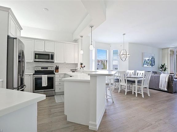 4th image of 400 Flagship Dr APT 401