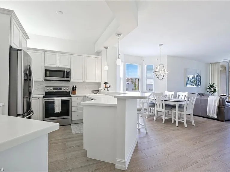 400 Flagship Dr #401 — Photo 4