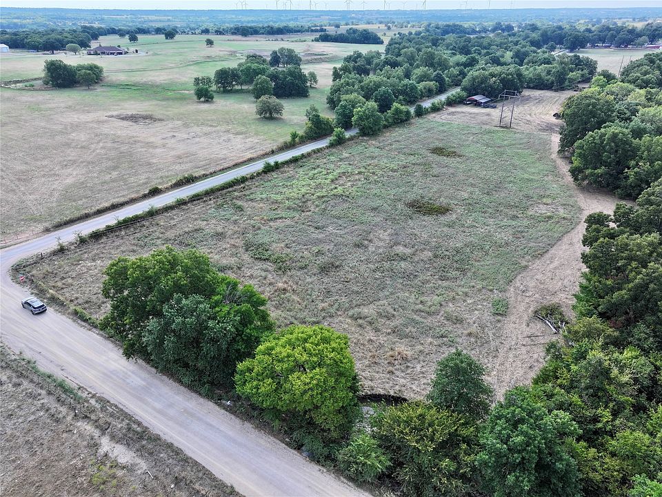 2nd image of 986 Baker Rd