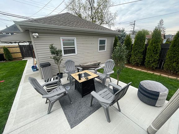 3rd image of 5425 W Leland Ave #G