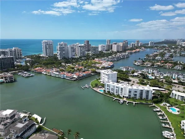 300 Park Shore DR #1B, NAPLES, FL 34103
