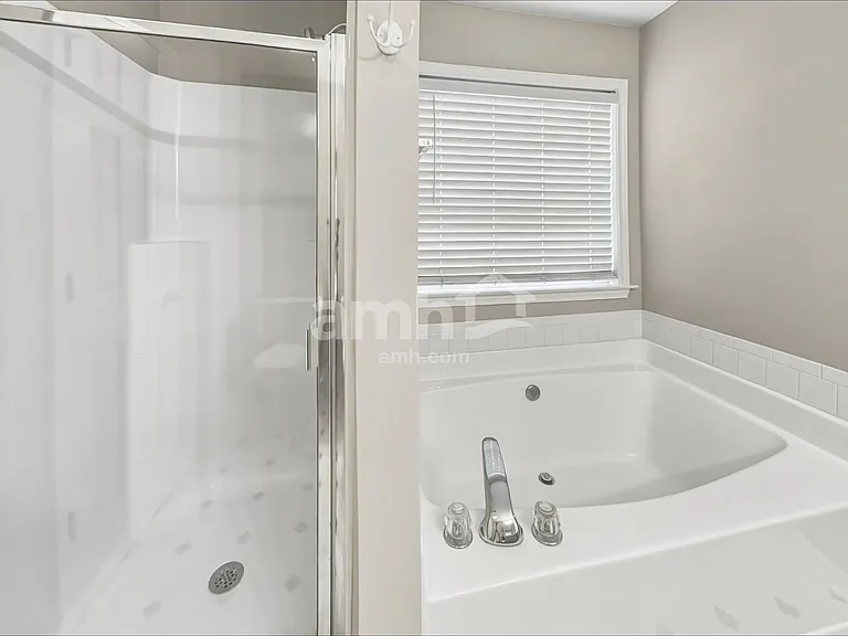 1907 Wheatfield Ct — Photo 12