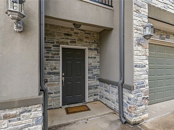 3rd image of 3526 Summerway Dr