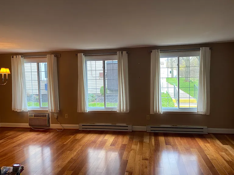116 Wellington Ct #116 — Photo 1