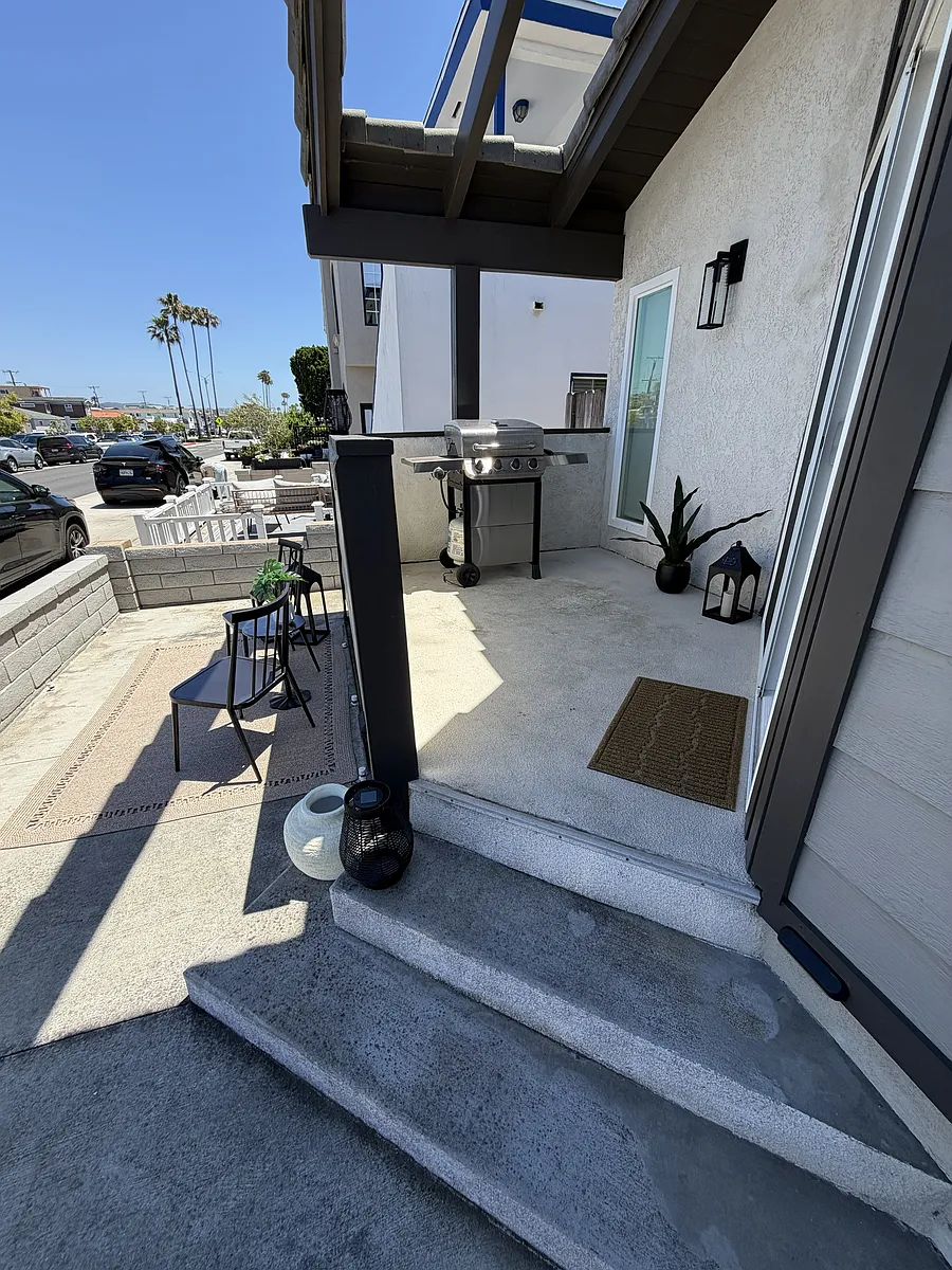 Building Photo - 1237 W Balboa Blvd