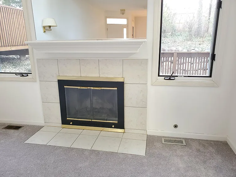 254 Charlotte Ct — Photo 6