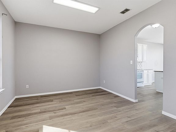 5th image of 1436 Meadowbrook Ln