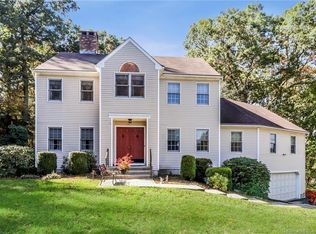 38 Toddy Hill Rd, Sandy Hook, CT 06482