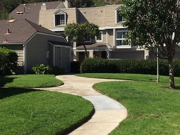 2nd image of 3777 Balboa Ter Unit B