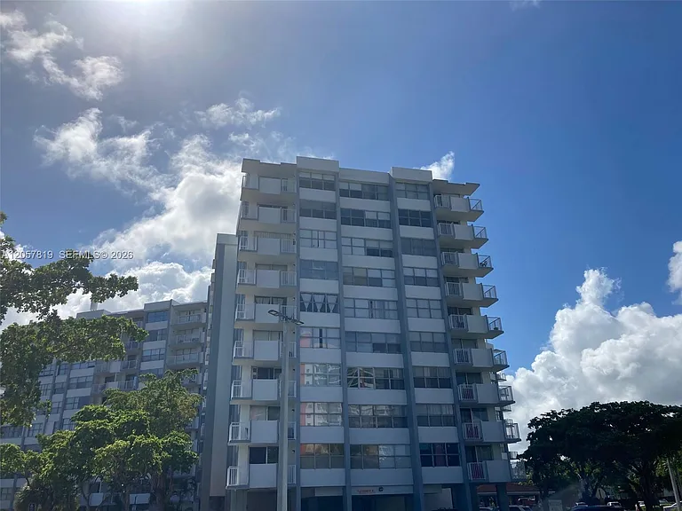 1300 NE Miami Gardens Dr #419E — Photo 7