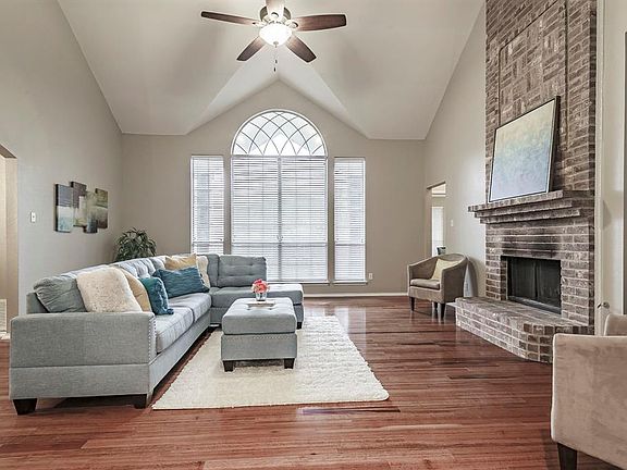 3rd image of 6813 Moss Ln
