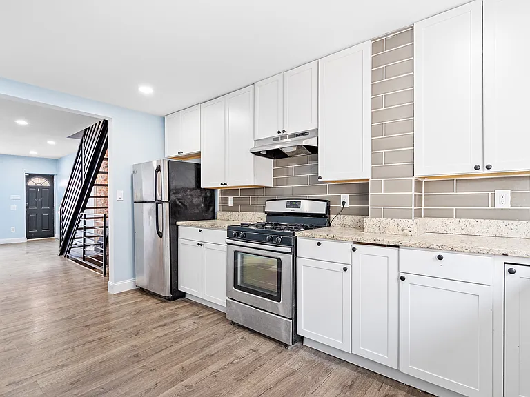 2420 S Percy St — Photo 10