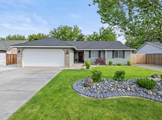 5202 Crane Dr, West Richland, WA