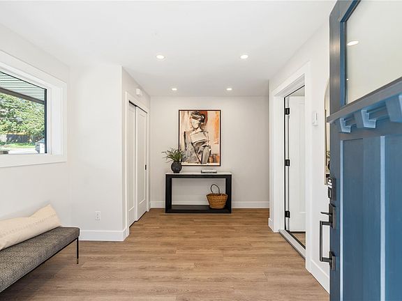 5th image of 921 Dale St #1