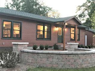 N3333 Grove Rd, Lake Geneva, WI 53147