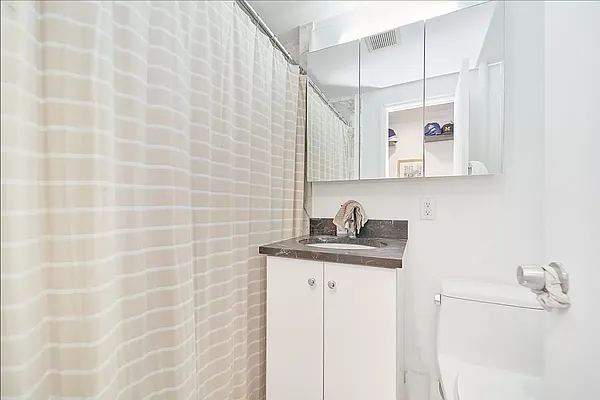 Rented by Living New York | media 13