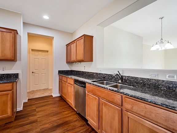 3rd image of 439 E Yellow Wood Ave