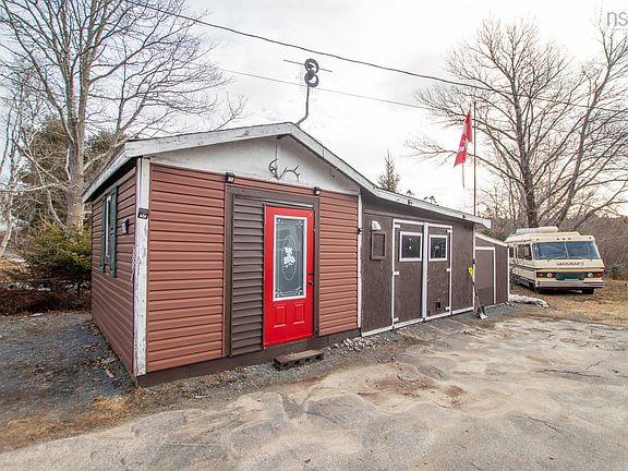 2nd image of 193 Ostrea Lake Rd