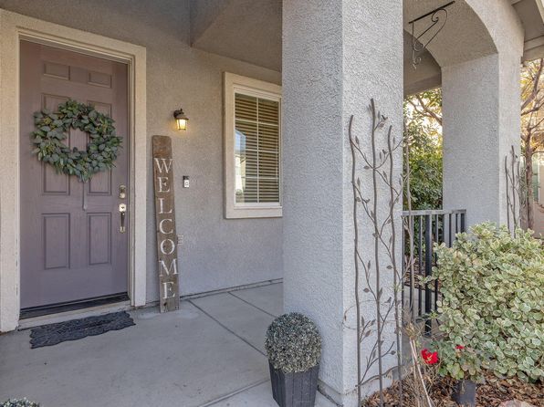 1289 Windsong Drive, Tulare, CA 93274